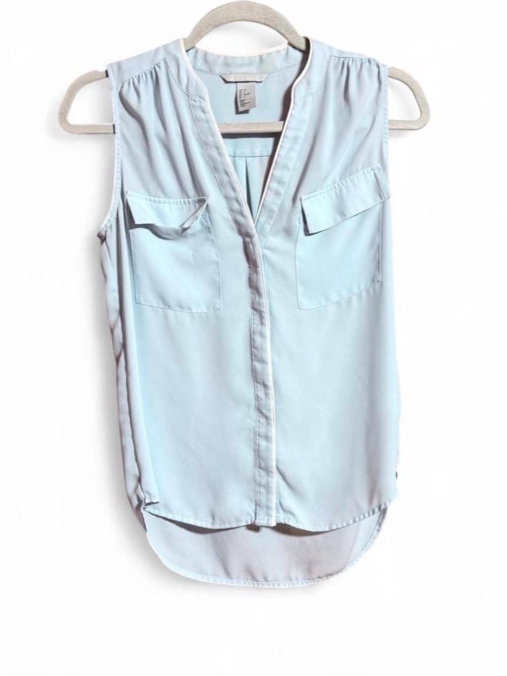 H&M Light Blue Sleeveless Button Up Blouse with White Piping Sz 6